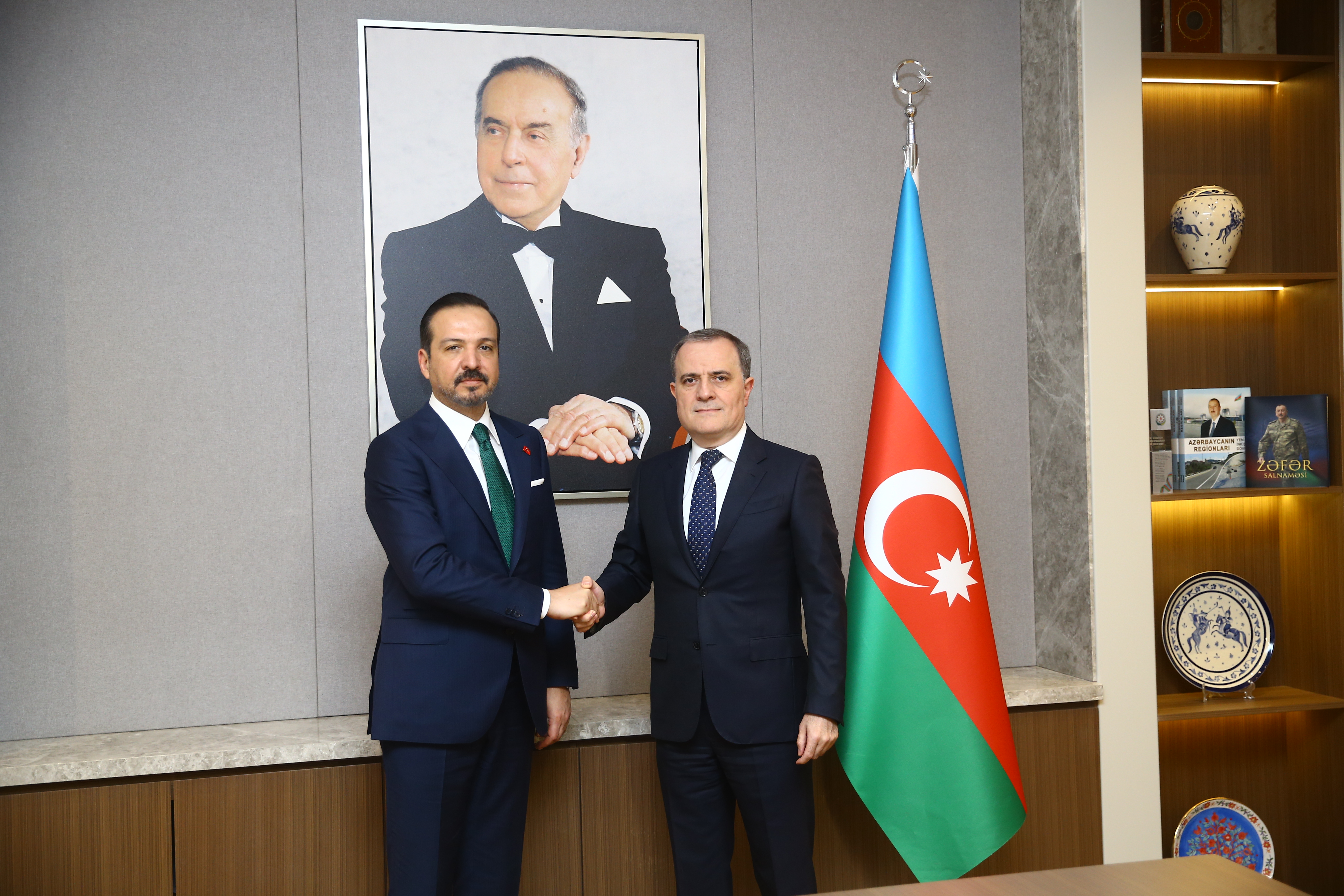 ak-parti-genel-baskan-yardimcisi-zorlu-azerbaycan-disisleri-bakani-bayramovla-gorustu-PnbwCzxk.jpg