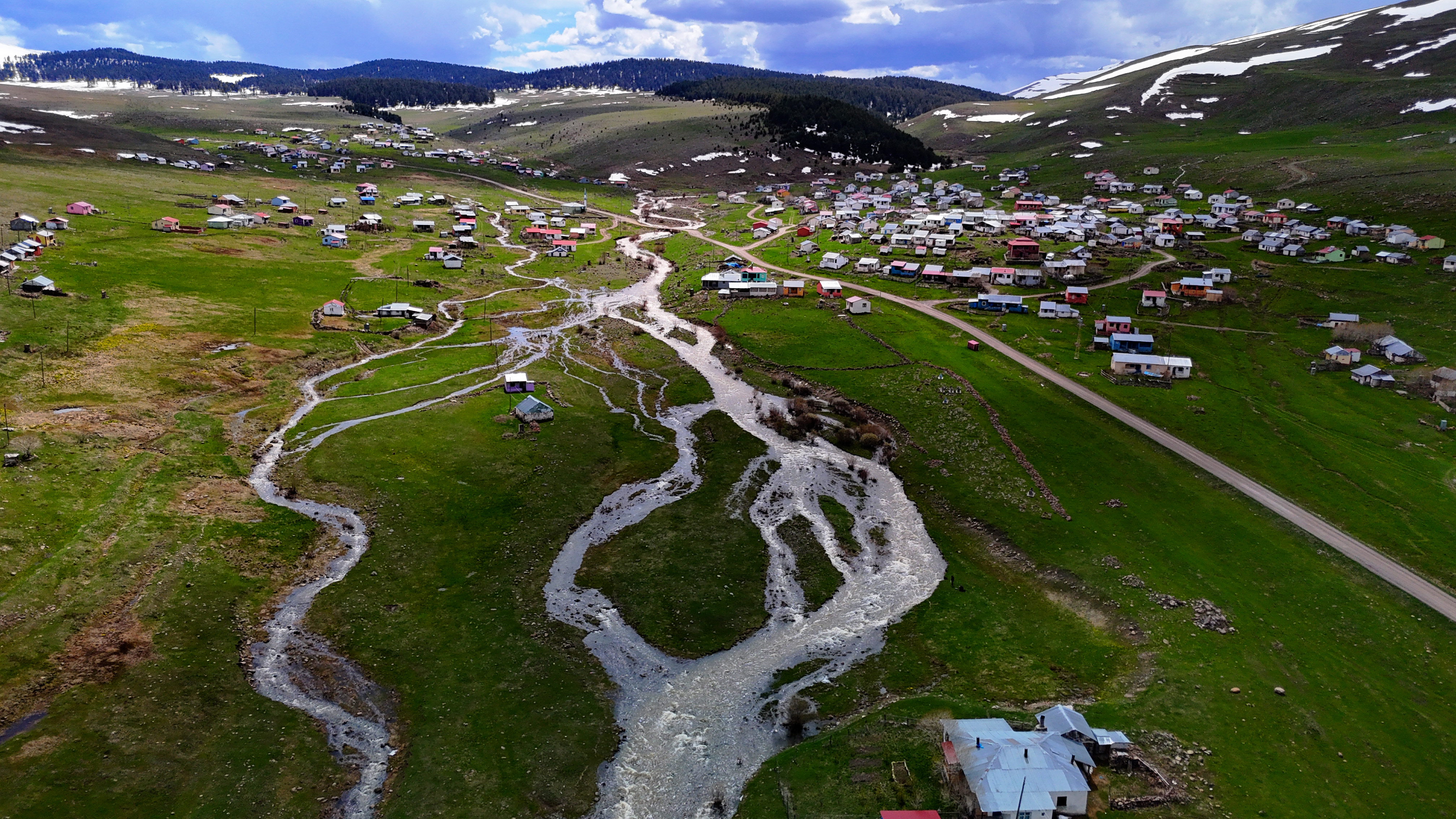 Ardahan’ın yaylaları baharla canlanmaya başladı