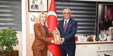 au-rektoru-ozkan-kemer-belediyesinde-7FQISDPh.jpg