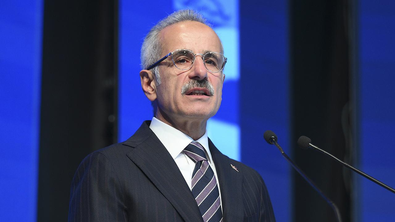 Bakan Uraloğlu: Bu hat ile 6,5 saat olan seyahat süresi 2,5 saate inecek