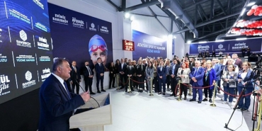 bakirkoy-belediyesi-yuzme-havuzu-yenilenen-yuzuyle-acildi-kj6eTpkE.jpg