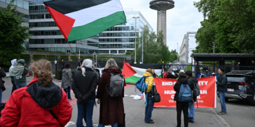 belcikanin-israilin-katilimina-ragmen-eurovisiondan-cekilmemesi-protesto-edildi-nUYBYmbq.jpg