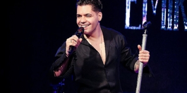buyruk-can-igrekten-konserde-surpriz-M8BWlxj9.jpg