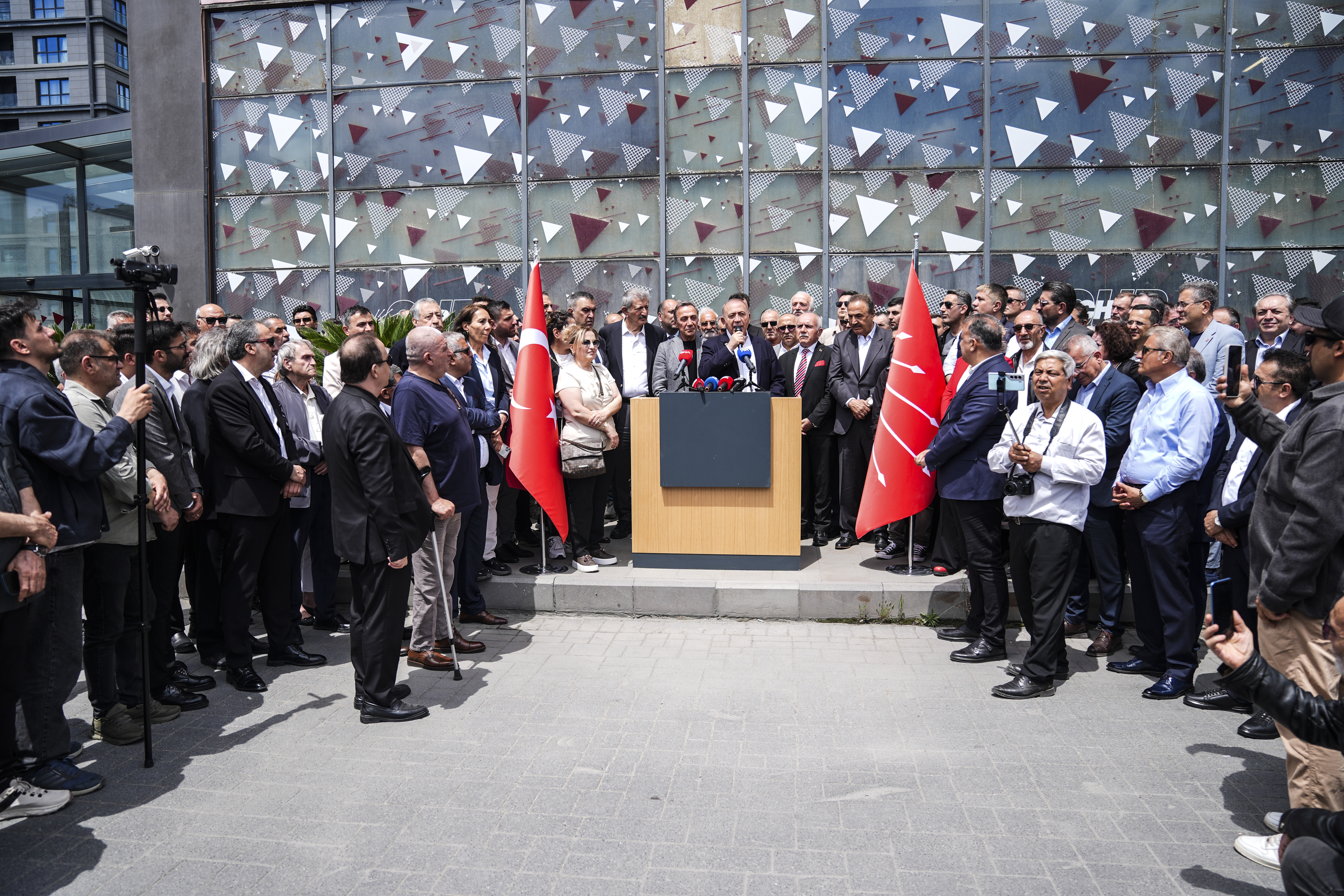 CHP İstanbul İl Başkanlığı’nda geleneksel bayramlaşma programı