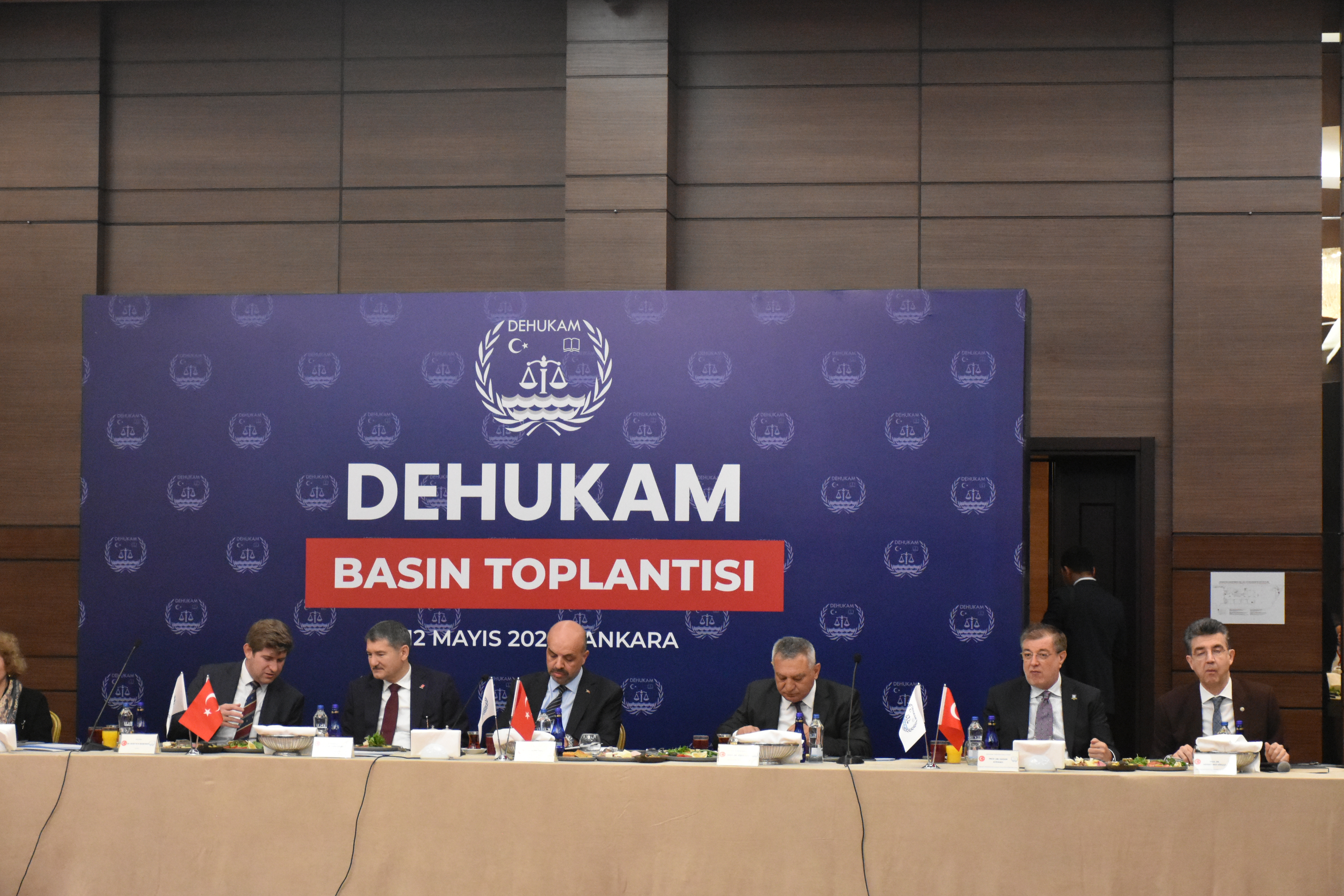 DEHUKAM, “Türk deniz yetki alanları kanunu taslağı”na ilişkin basın toplantısı düzenledi: