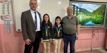 dijital-bagimliliktan-uzak-ogrenciler-matematik-olimpiyatlarindaki-basarilarini-percinlemek-istiyor-mEeOLUUO.jpg