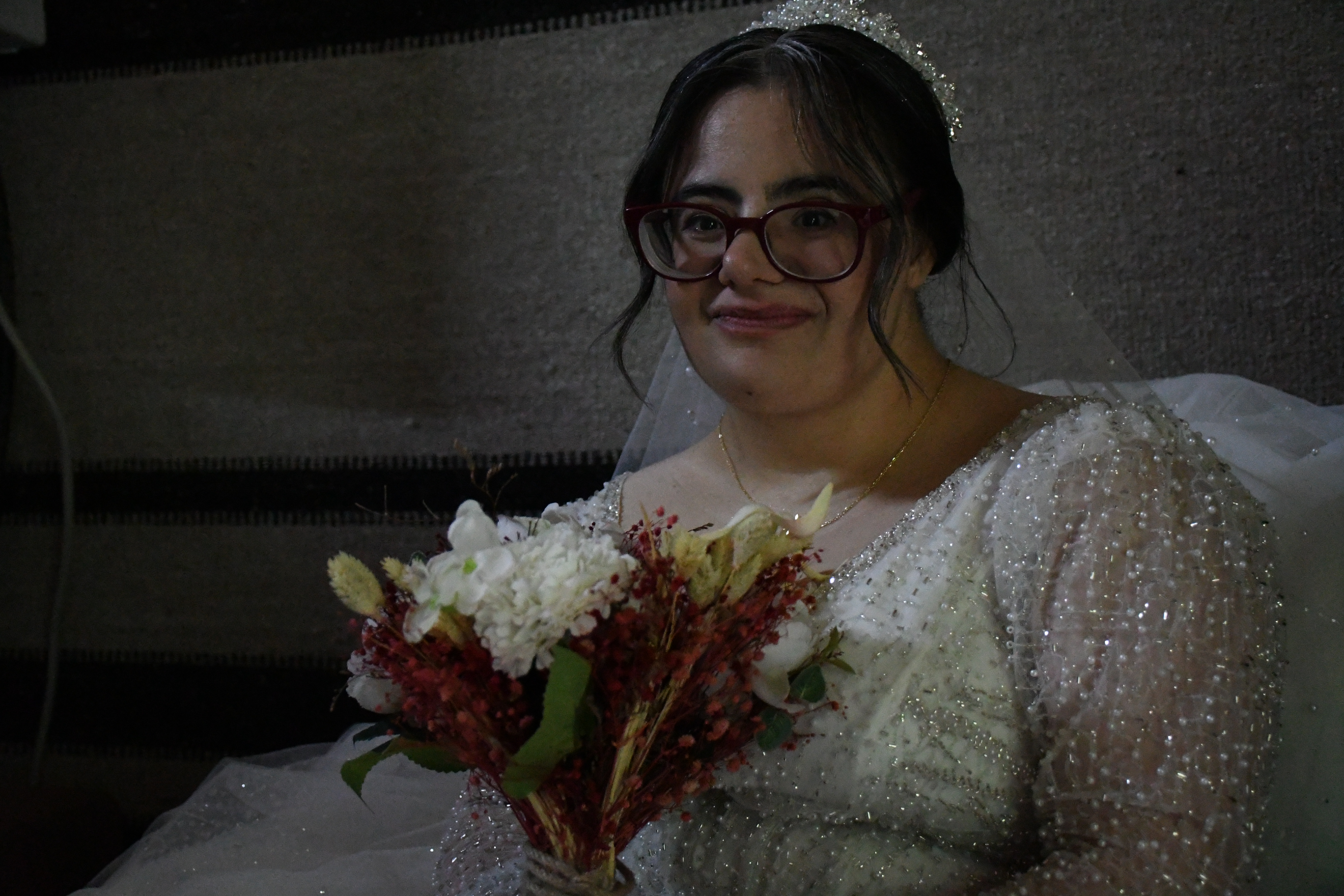 Düzce’de down sendromlu Elif’in gelinlik giyme hayali gerçek oldu