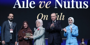emine-erdogandan-aile-ve-nufus-on-yili-vizyon-belgesi-tanitim-programi-paylasimi-Ly5vNjyk.jpg