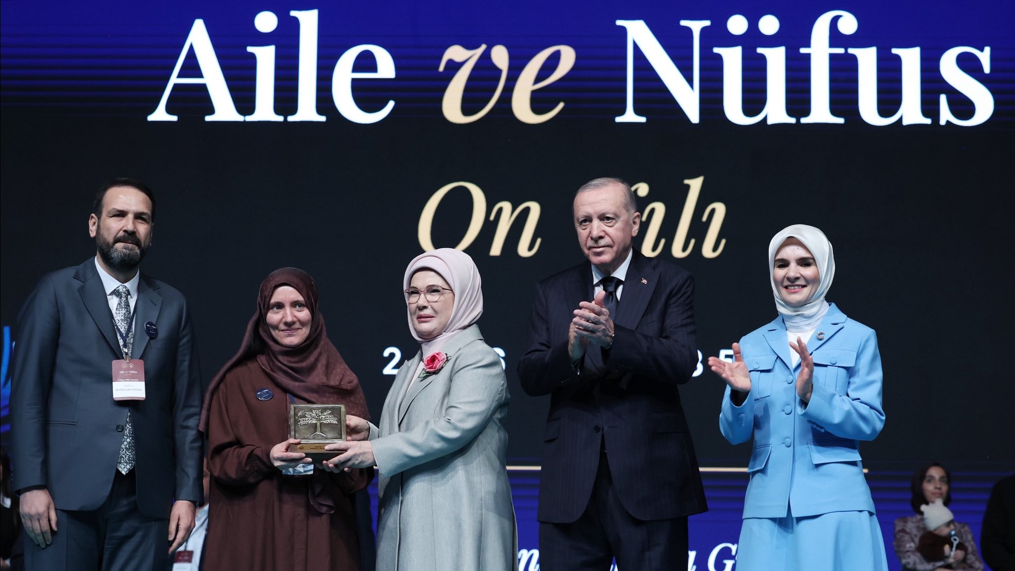 Emine Erdoğan’dan “Aile ve Nüfus On Yılı Vizyon Belgesi Tanıtım Programı” paylaşımı