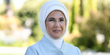emine-erdogandan-anlamli-1-mayis-paylasimi-ulkemizin-ilerlemesinde-en-buyuk-pay-onlarin-MlvvgfdV.jpg