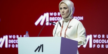 esra-albayrak-bati-kendisini-ele-geciren-efendilik-kompleksinden-arinmali-Mg9v9mzb.jpg