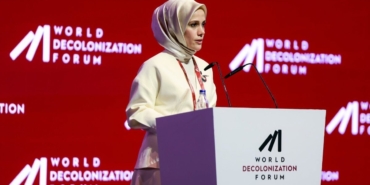esra-albayrak-world-decolonization-forumunda-konustu-ANgaeMyM.jpg