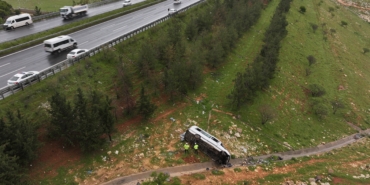 gaziantepte-devrilen-isci-servisindeki-16-kisi-yaralandi-7XGD15Ve.jpg