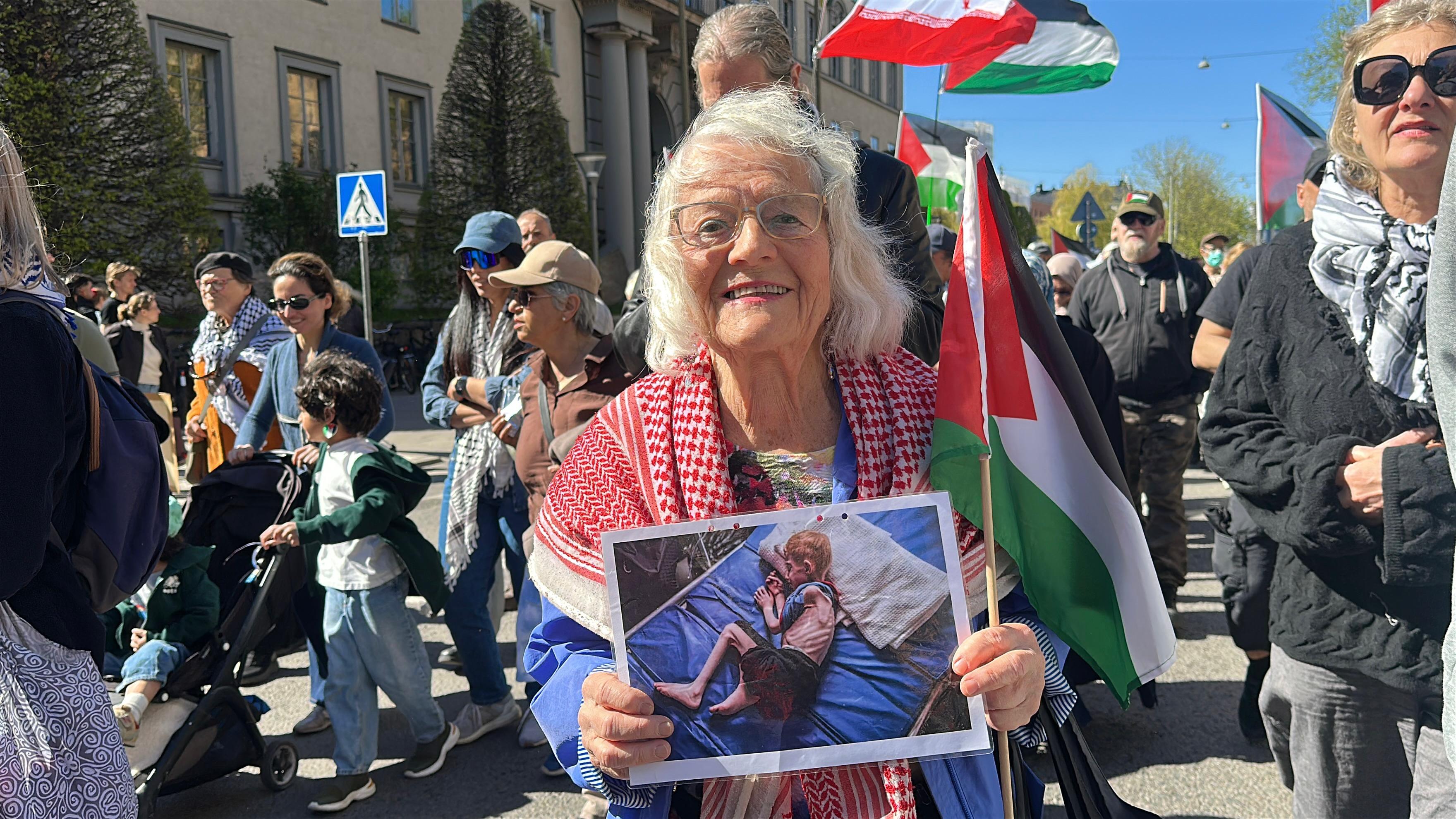 İsveç’te yüzlerce kişi İsrail’in Gazze ve Lübnan saldırılarını protesto etti
