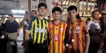 izmir-ve-cevre-illerde-galatasarayin-sampiyonlugu-kutlaniyor-bAEIzZdd.jpg