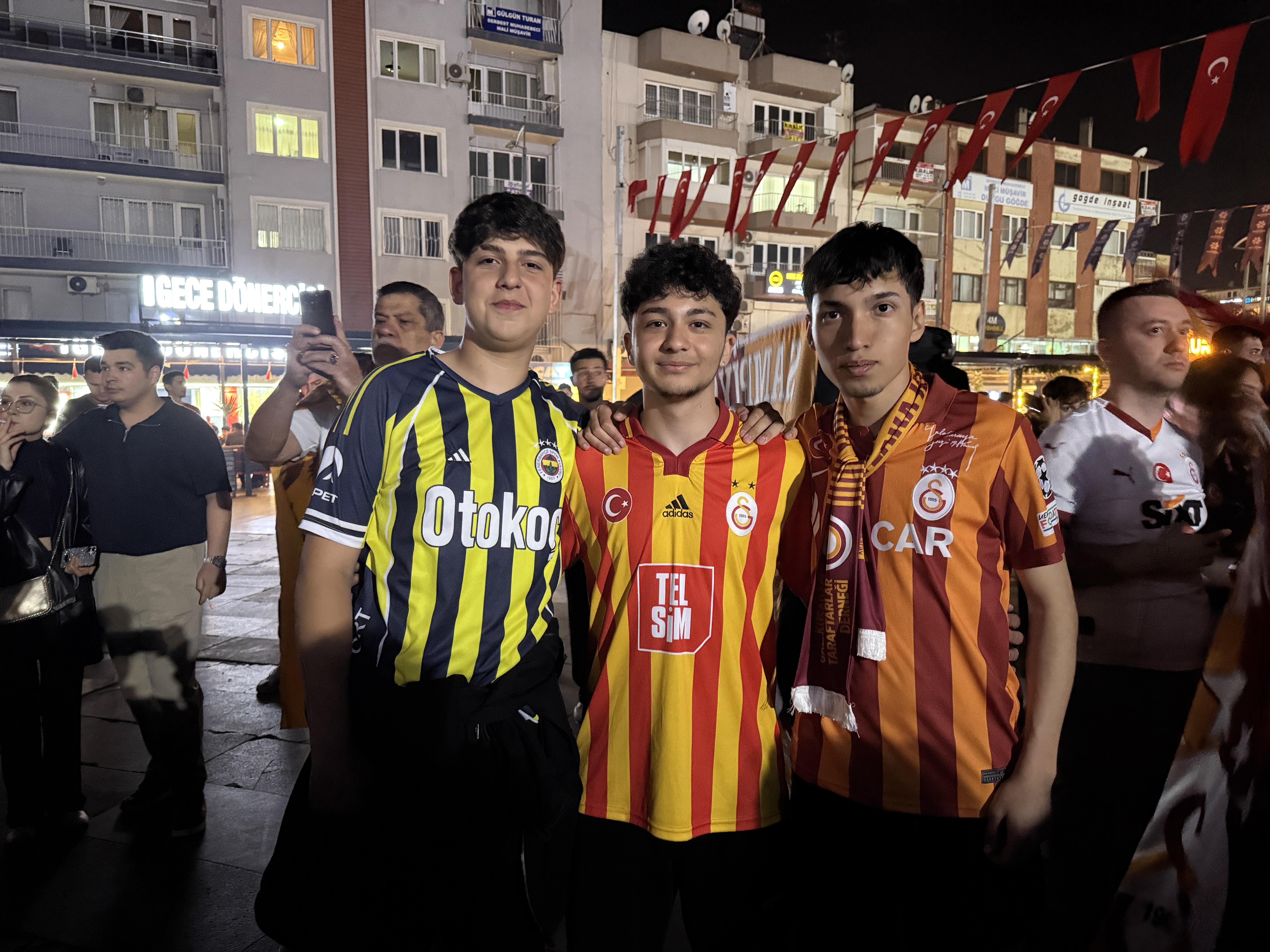 İzmir ve çevre illerde Galatasaray’ın şampiyonluğu kutlanıyor