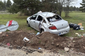 Kastamonu’da devrilen otomobildeki yaşlı çift yaralandı