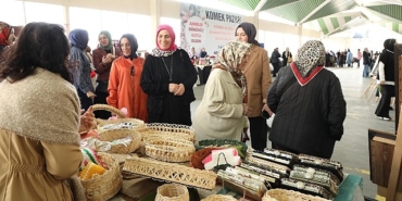 konyali-bayanlar-anneler-gunu-hasebiyle-komek-pazarinda-bulustu-3YtxcjWU.jpg