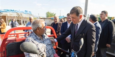 lider-tugay-cirpida-halkla-bulustu-SmPx2JIa.jpg