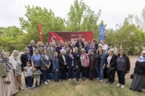 Lider Tugay şehit anneleriyle bir ortaya geldi