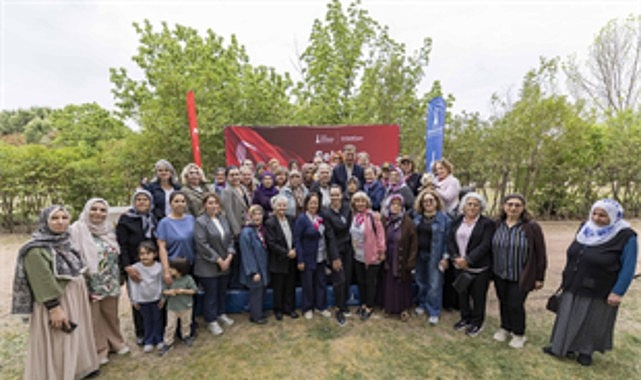 Lider Tugay şehit anneleriyle bir ortaya geldi