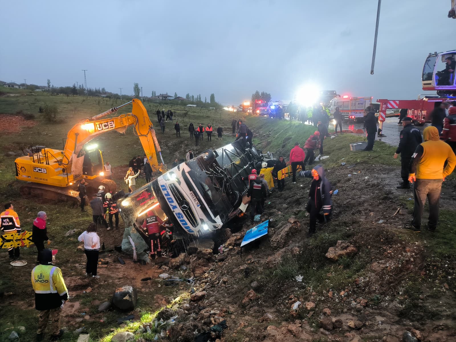 Malatya’daki otobüs kazasında yaralanan 22 kişiden 5’i taburcu oldu
