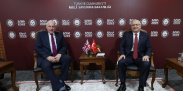 milli-savunma-bakani-guler-ingiltere-lordlar-kamarasi-bakani-coaker-ile-gorustu-xIQNOdKK.jpg