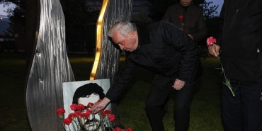 niluferde-uc-fidan-54-yilinda-unutulmadi-yyiQuvOQ.jpg