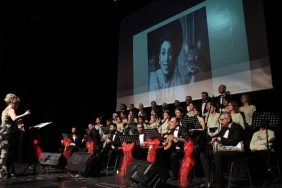 Nilüfer’den “Safiye Ayla”ya hürmet