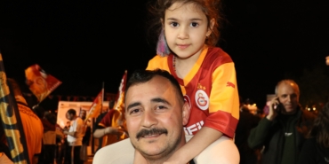 samsun-ve-cevre-illerde-galatasarayin-sampiyonlugu-kutlaniyor-sAvtenV2.jpg