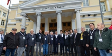 tugay-mezunlarla-pilav-gununde-bulustu-CuOcYGGZ.jpg