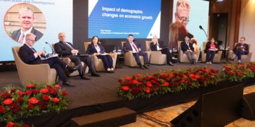 uskupte-degisime-onculuk-etmek-konferansi-devam-ediyor-CLjulCTI.jpg